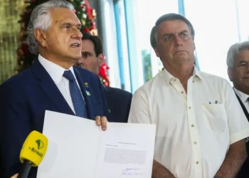 bolsonaro-critica-“ativismo-judicial-da-esquerda”-apos-inelegibilidade-de-marine-le-pen