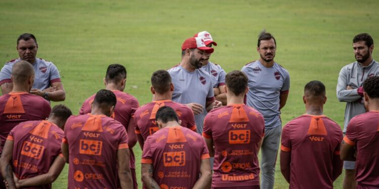 vila-nova-se-reapresenta-na-quarta-feira-apos-titulo-goiano