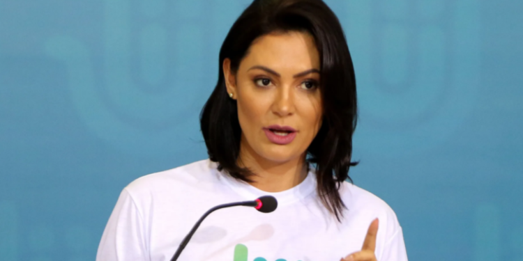 michelle-bolsonaro-lidera-disputa-pelo-senado-no-df,-diz-pesquisa