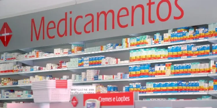 justica-suspende-resolucao-que-autorizava-farmaceuticos-a-prescreverem-medicamentos