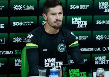 “somos-um-dos-favoritos-ao-acesso”,-declara-tadeu,-goleiro-do-goias