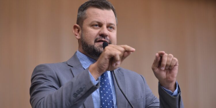 apesar-de-relacao-republicana-com-governo,-prefeito-de-posse-fica-no-pl