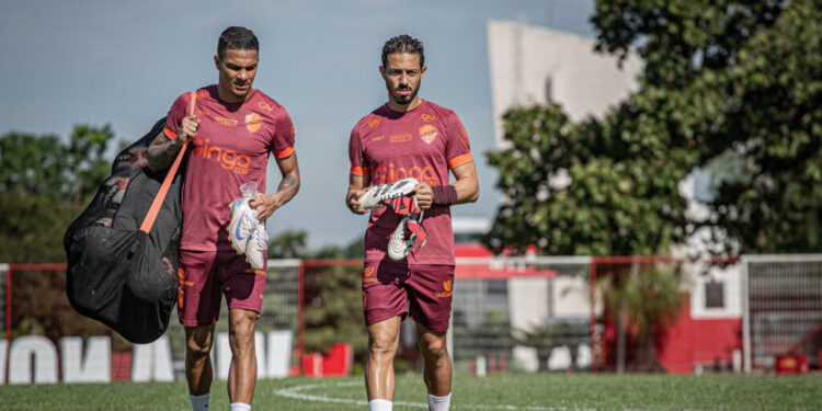 vila-nova-retorna-aos-trabalhos-depois-de-folga-pos-titulo