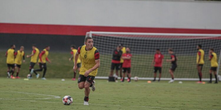 marcelinho-projeta-estreia-do-atletico-go-na-serie-b-e-destaca-importancia-de-um-bom-comeco