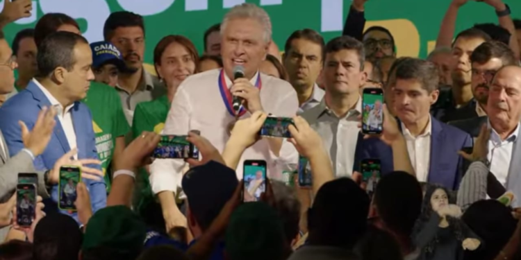 ao-lado-de-acm-neto,-caiado-exalta-antonio-carlos-magalhaes