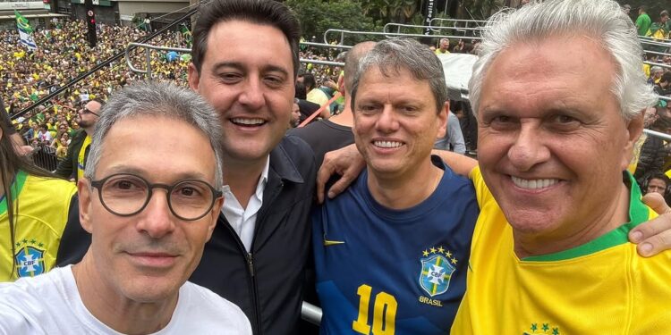 “unidos-pela-anistia”,-afirma-zema-em-foto-com-caiado
