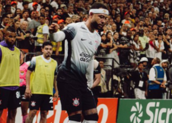 depay-critica-cbf-apos-nova-regra-que-proibe-ficar-em-cima-da-bola