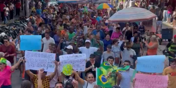 ambulantes-da-rua-44-pressionam-camara-de-goiania-contra-politica-de-mabel