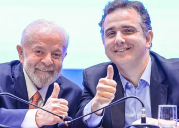 ao-lado-de-lula-em-minas,-pacheco-ouve-gritos-de-“governador”