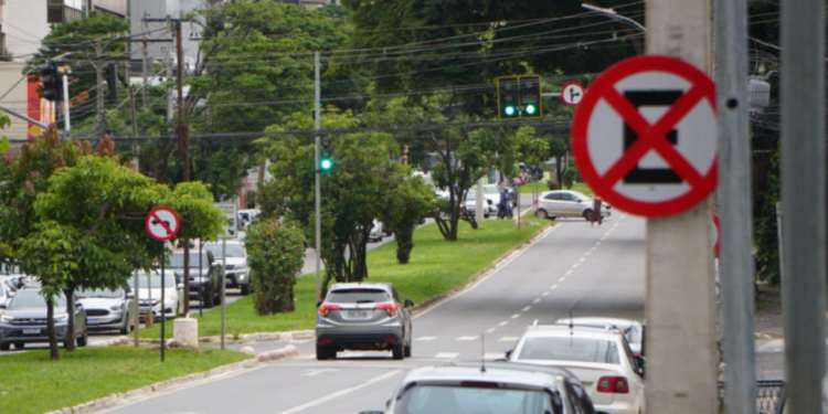 comerciantes-criam-vagas-apos-proibicao-de-estacionamento-em-avenidas-de-goiania
