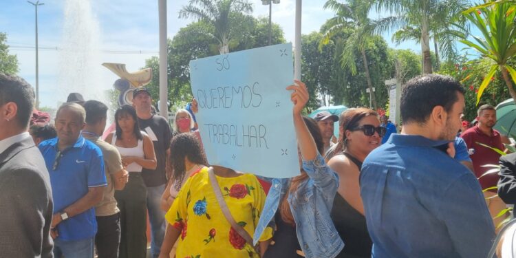 mobilizacao-dos-ambulantes-coloca-a-gestao-de-mabel-sob-pressao