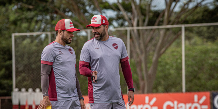 vila-nova-tera-desfalques-e-novidades-para-enfrentar-o-paysandu