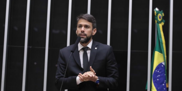lider-do-ub-ira-conversar-com-partido-antes-de-assumir-ministerio