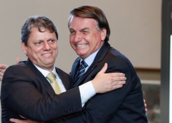 pressao-pode-levar-bolsonaro-a-cravar-apoio-a-tarcisio