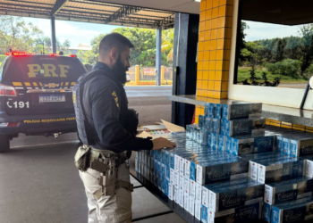 prf-intercepta-caminhonete-com-2-mil-macos-de-cigarros-contrabandeados-em-goias