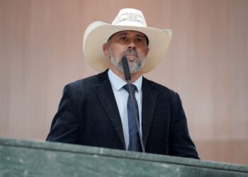 amauri-ribeiro-se-indigna-com-os-beneficios-oferecidos-por-caiado-a-ambev