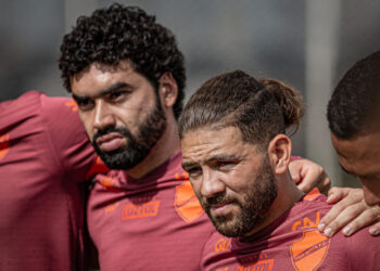 diego-torres-sente-desgaste-e-vira-duvida-para-classico-contra-o-goias