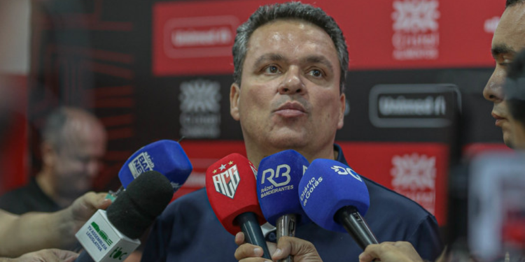 adson-batista-demonstra-preocupacao-apos-derrota-do-atletico-go-para-a-ferroviaria