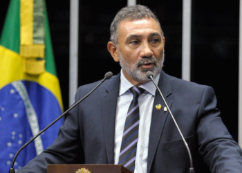 ex-senador,-condenado-por-estupro-da-filha,-deixa-prisao-e-cumprira-pena-em-casa