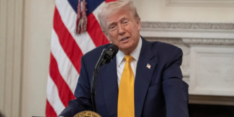 aprovacao-economica-de-trump-atinge-menor-nivel-de-seus-mandatos,-aponta-pesquisa