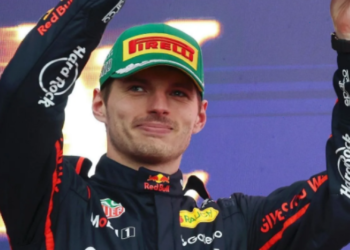 verstappen-aproveita-batida-de-norris-e-larga-na-pole-no-gp-da-arabia-saudita