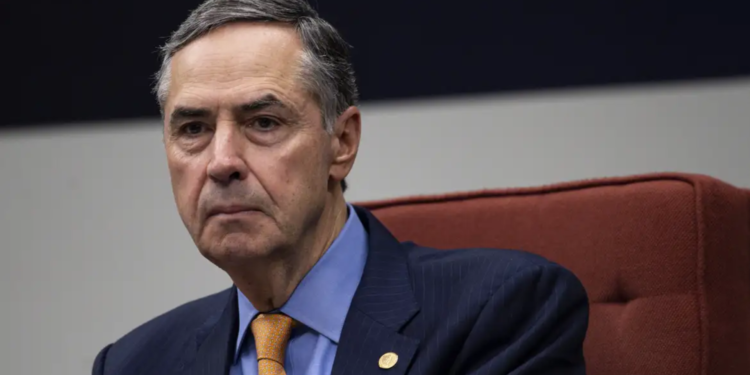 barroso-critica-revista-britanica-e-defende-moraes