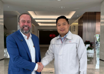 alexandre-silveira-visita-montadora-da-byd-na-china