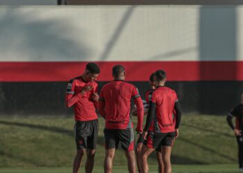 atletico-go-finaliza-preparacao-para-enfrentar-o-cuiaba-em-duelo-decisivo-na-serie-b