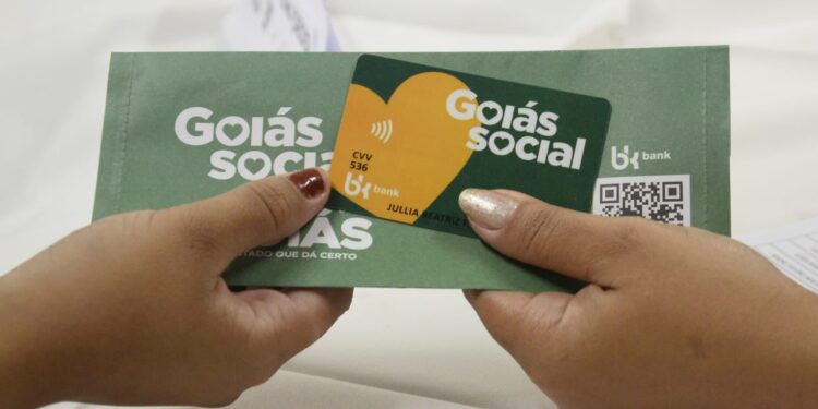 goias-social-entrega-mais-de-3-mil-beneficios-em-porangatu