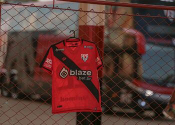 atletico-go-sai-na-frente,-leva-empate-e-completa-3-partidas-sem-vencer-na-serie-b