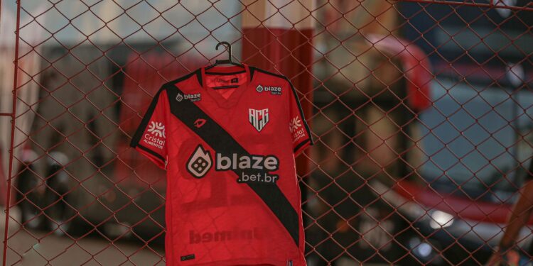 atletico-go-sai-na-frente,-leva-empate-e-completa-3-partidas-sem-vencer-na-serie-b