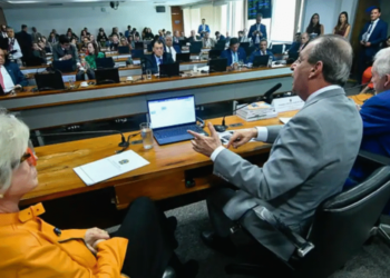 pec-do-fim-da-reeleicao-avanca-no-senado