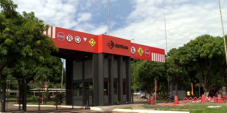 detran-go-anula-mais-de-mil-processos-apos-descoberta-de-fraude-com-dados-de-mortos-em-formosa
