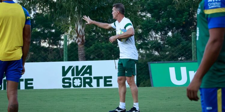 goias-retoma-preparacao-para-serie-b