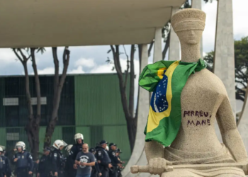stf-forma-maioria-para-condenar-cabeleireira-que-pichou-estatua-no-8/1