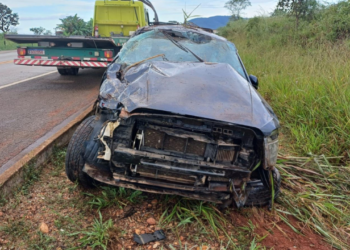 bebe-de-6-meses-morre-apos-ser-arremessada-de-carro-em-capotamento-na-br-080,-em-goias