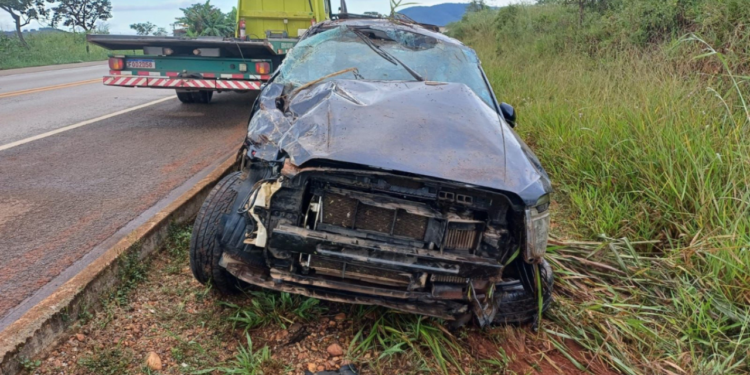 bebe-de-6-meses-morre-apos-ser-arremessada-de-carro-em-capotamento-na-br-080,-em-goias