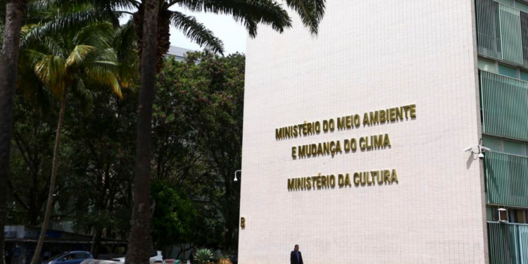 servidores-do-ministerio-da-cultura-entram-em-greve-por-tempo-indeterminado