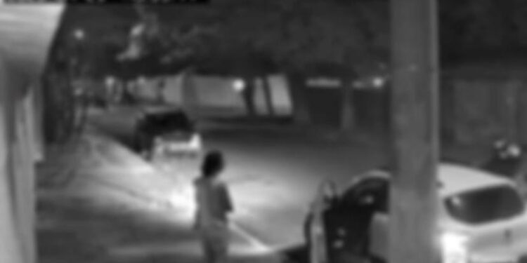 mulheres-sao-assaltadas-na-porta-de-casa-enquanto-conversavam-em-goiania