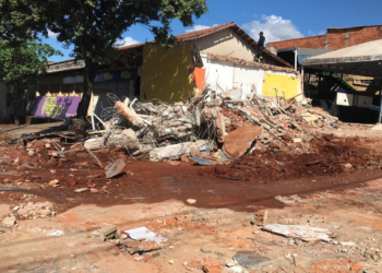 prefeitura-inicia-demolicao-de-areas-invadidas-no-vera-cruz