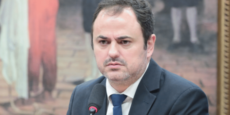 ccj-rejeita-recurso-de-glauber-braga-e-cassacao-vai-ao-plenario