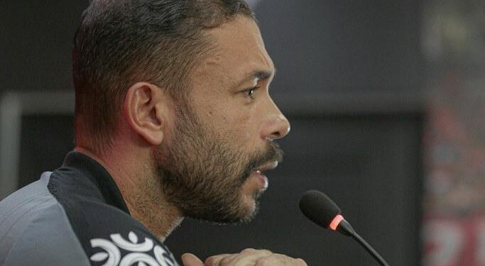 vladimir-admite-falhas-defensivas-no-fim-das-partidas-e-confia-em-recuperacao-do-atletico-go