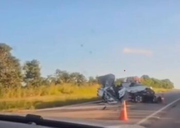 motorista-morre-em-colisao-entre-hilux-e-caminhao-na-br-060,-em-goias