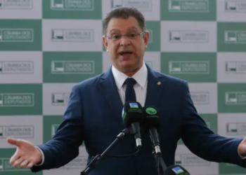 sostenes-calvacante-afirma-que-nao-ira-se-explicar-para-dino