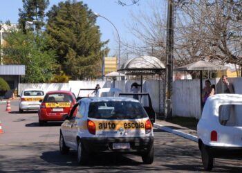 328-autoescolas-sao-suspensas-por-irregularidades-graves-em-goias