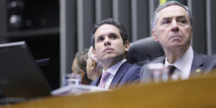 camara-avalia-urgencia-para-redistribuicao-de-deputados-conforme-censo