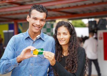 governo-de-goias-entrega-45-cartoes-do-aluguel-social-em-carmo-do-rio-verde