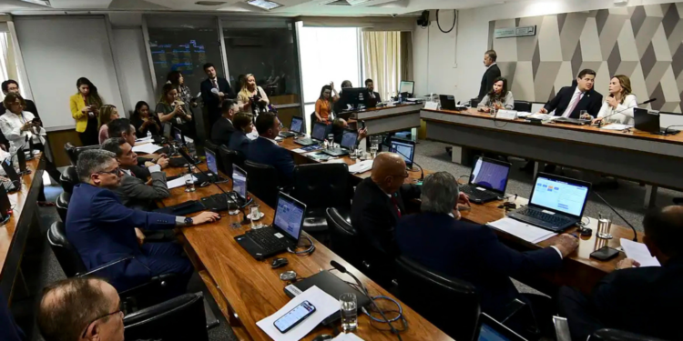 ccj-do-senado-adia-votacao-pelo-fim-da-reeleicao