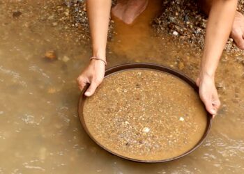 garimpeiros-invadem-fazenda-em-cristalina-para-extracao-ilegal-de-cristais