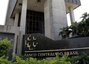 copom-eleva-selic-para-14,75%-ao-ano-e-sinaliza-possivel-novo-aumento